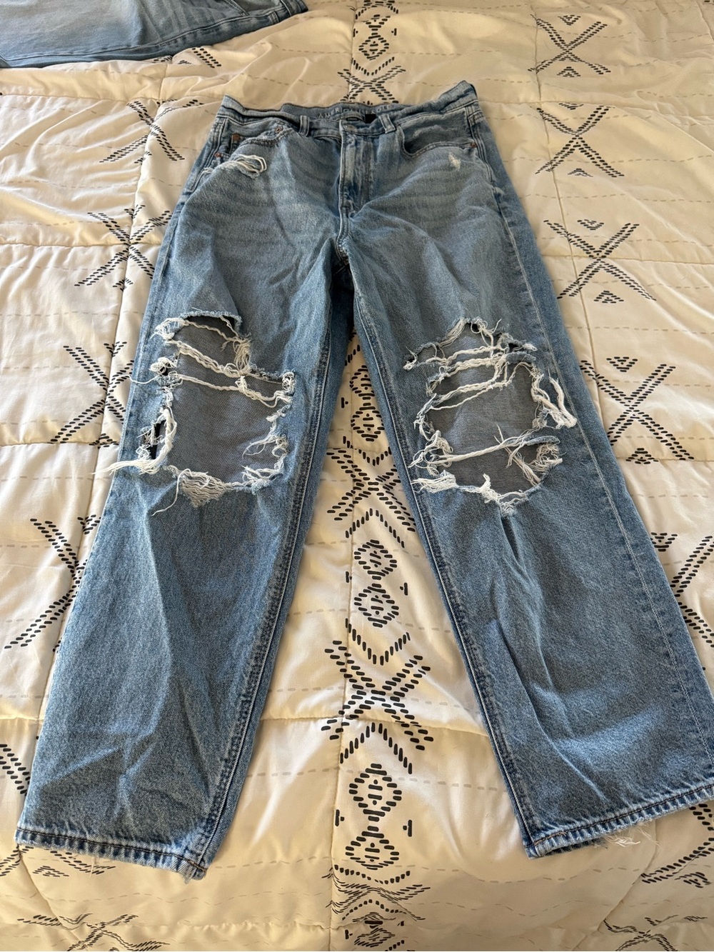 Women's American Eagle Distressed Jeans